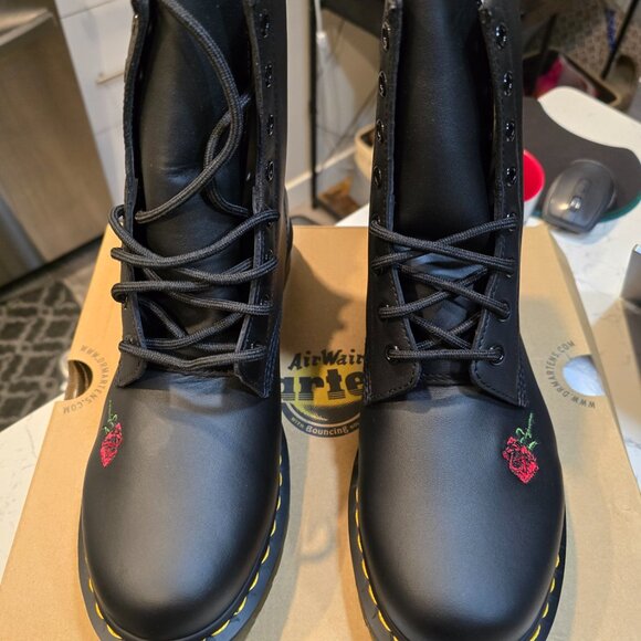 Dr Martens 1460 Vonda 8 Eye Lace Up Rose Embroidered COMBAT BOOTS MENS SIZE 10 - Picture 7 of 16